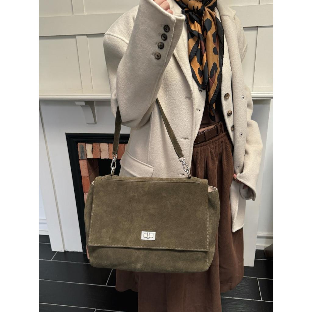 Koreanische Version der neuen matten Rindsleder-Tragetasche 2025 mit großem Fassungsvermögen, Überschlag und Schloss, Umhängetasche