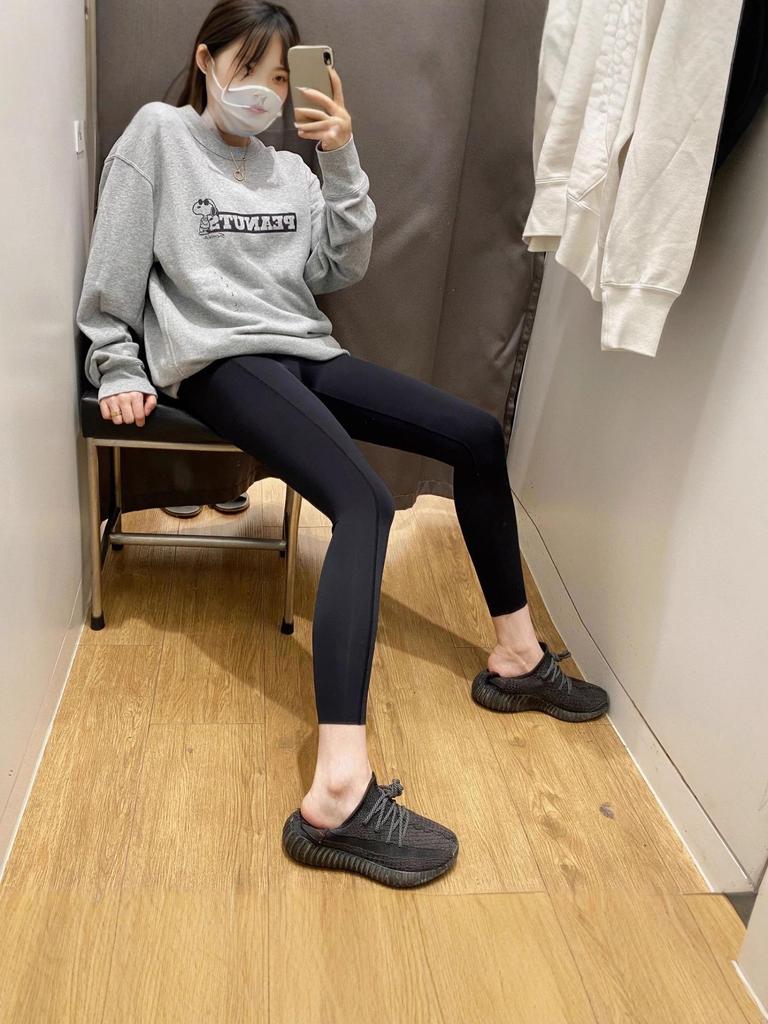 2025 Korean Style Shark Yoga Leggings - Versatile, Slimming Nine-Point Pants For Women