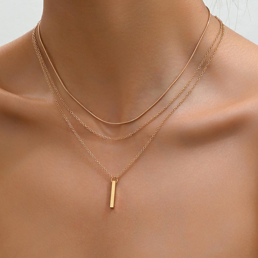 European and American cold style, fashion temperament, long pendant, multi-layer necklace, simple and versatile stacking, wearing sticker neck jewelry