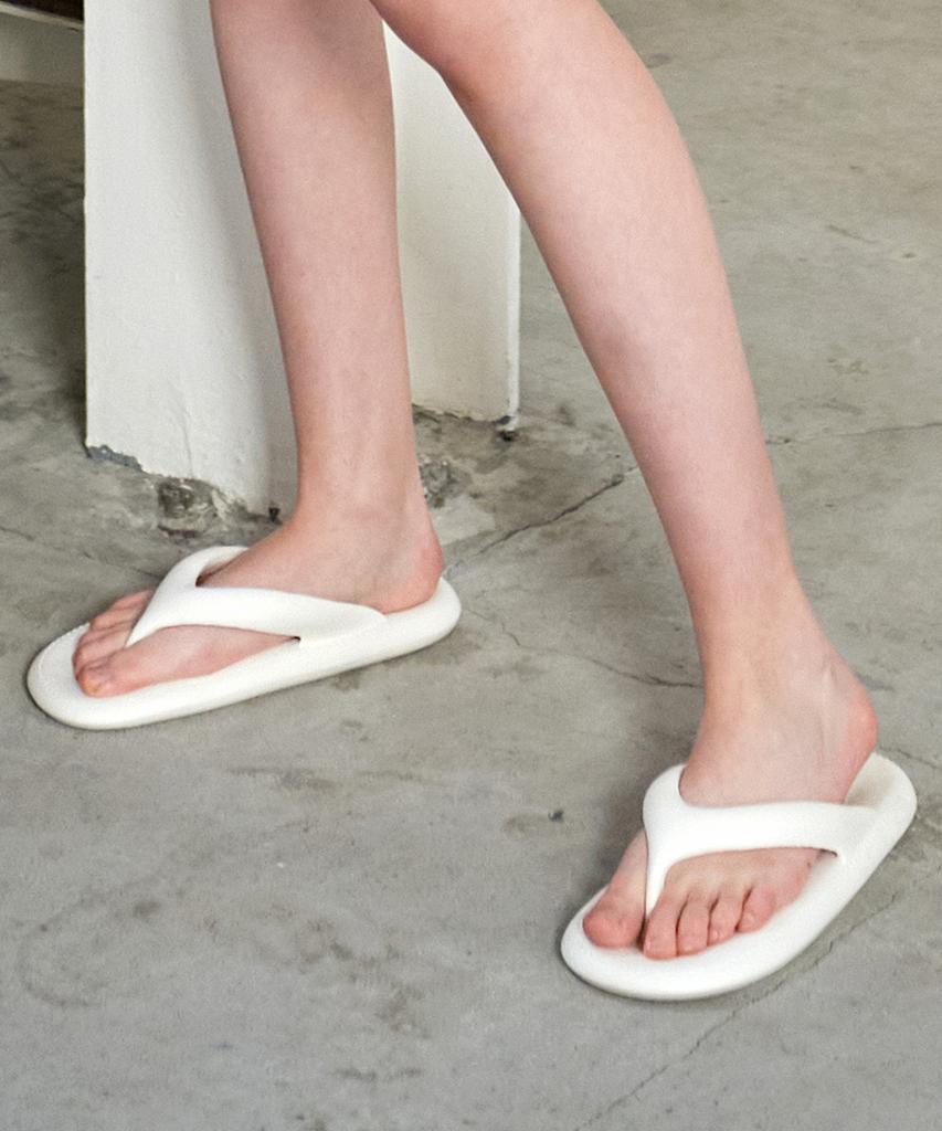 Tsh Eva Flip-Flop Slippers 4 Colors 1 Piece