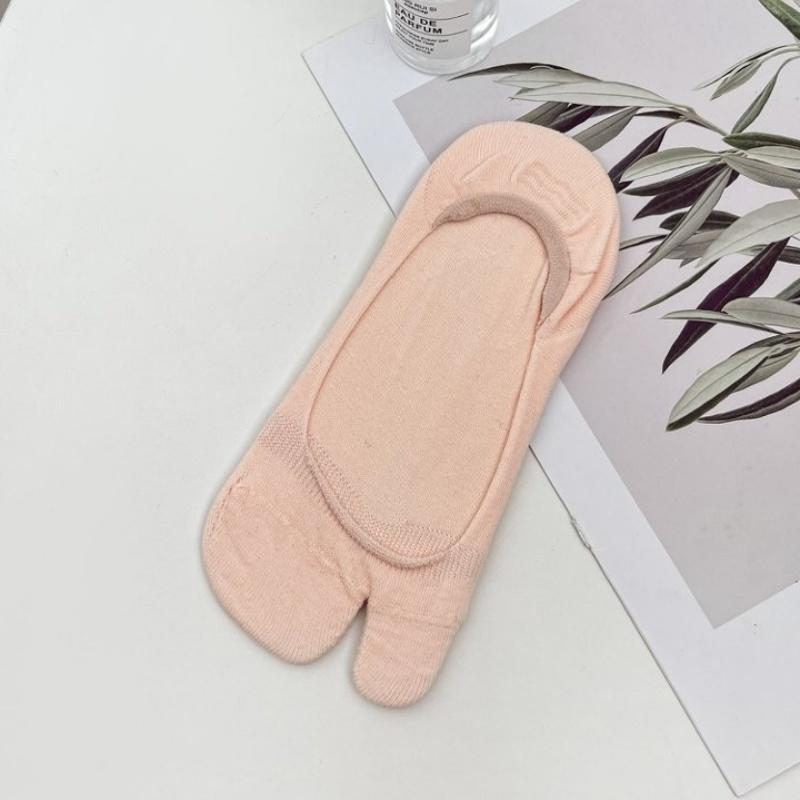 1 Pair Short Split Toe Tabi Socks Summer Thin Cotton Two Toe Socks Women Non-Slip Boat Socks Soft Breathable Invisible Hosiery