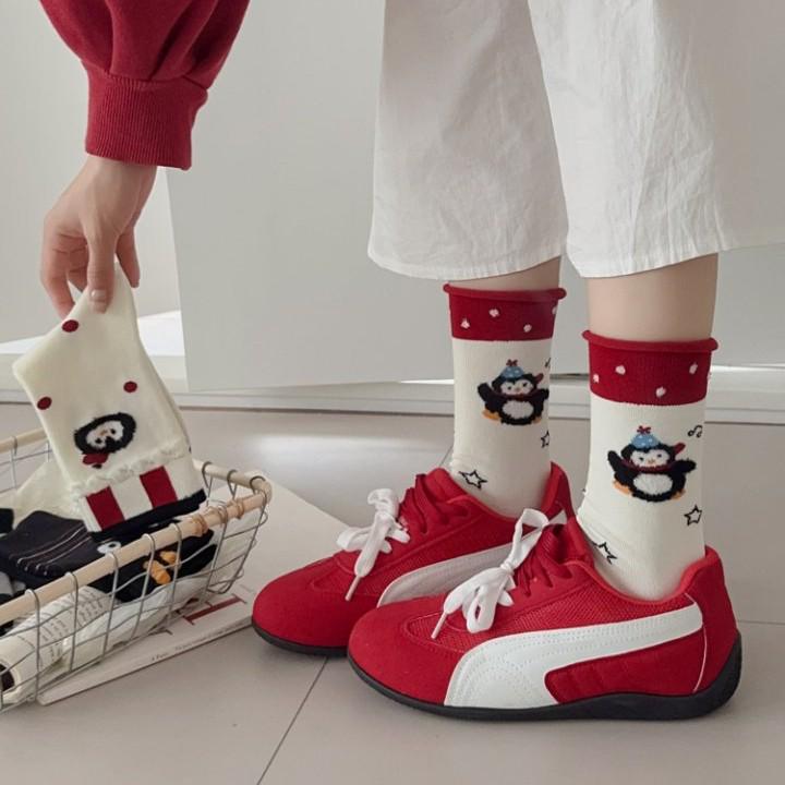 Trendy Cute Penguin Cotton Mid-Calf Women's Socks - Original Boneless Design for Autumn and Winter