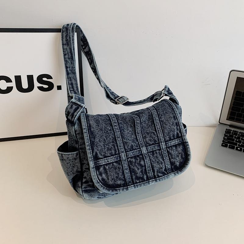 Denim Crossbody Bag for Women – Minimalist Shoulder Bag with Adjustable Strap – Perfect for Casual & Streetwear Styles