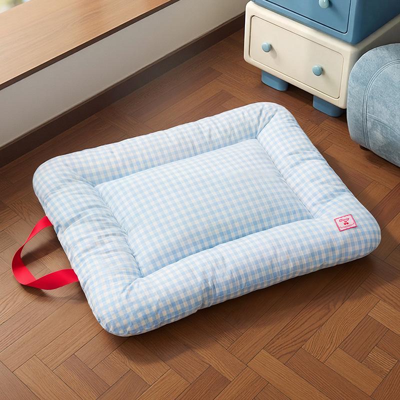 All-Season Pet Mat: Dog Bed, Cat Sofa, & Car Seat for Small/Medium Pets