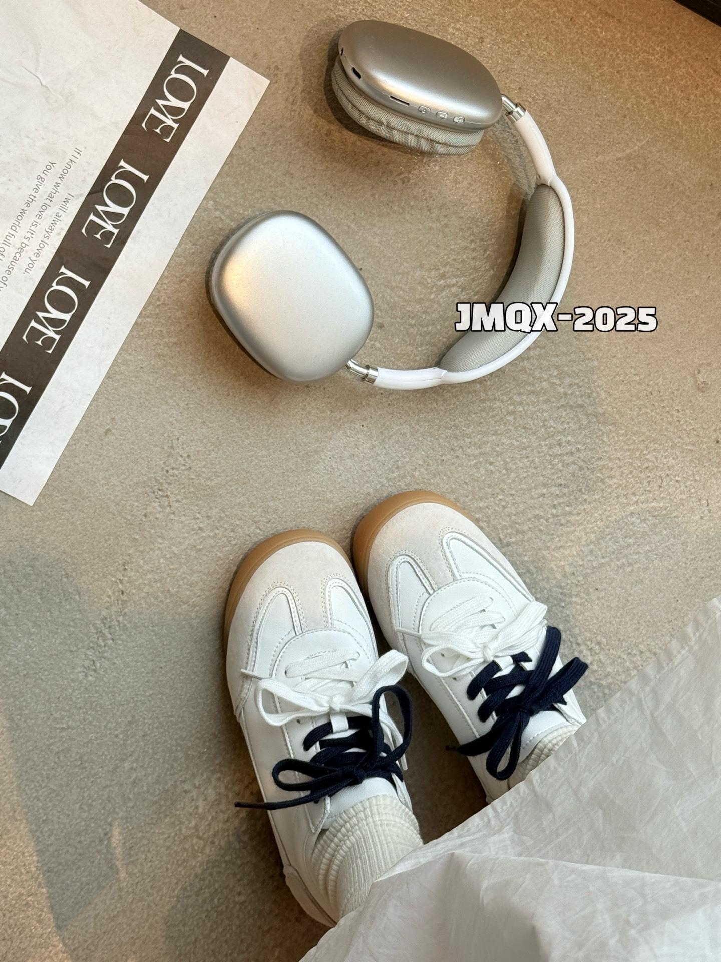 

Leather soft-soled white shoes women s 2025 spring new versatile flat-soled casual sports shoes student board shoes Forrest Gump shoes 40