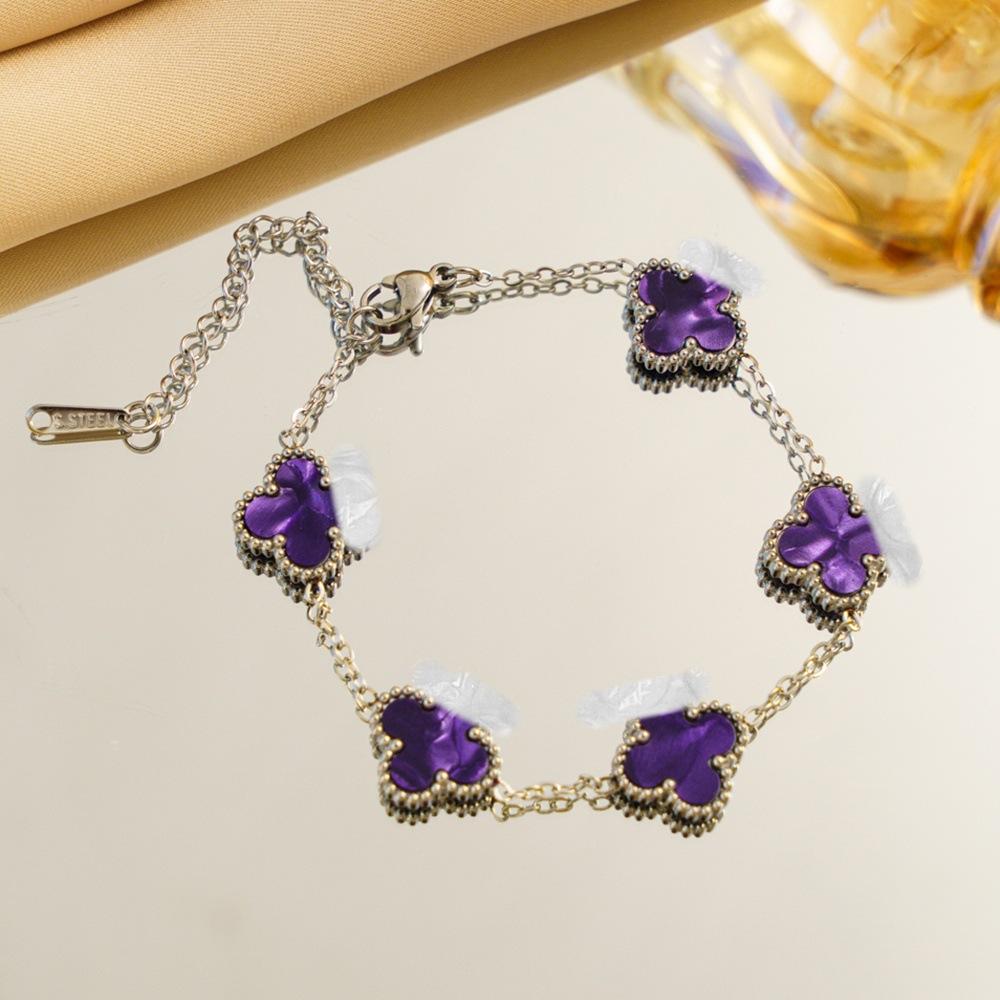 Gradient Four-leaf Clover Bracelet A Luxurious and Sophisticated Women's Fashion Jewelry Accessory A Unique and Stylish Piece of Hand Jewelry