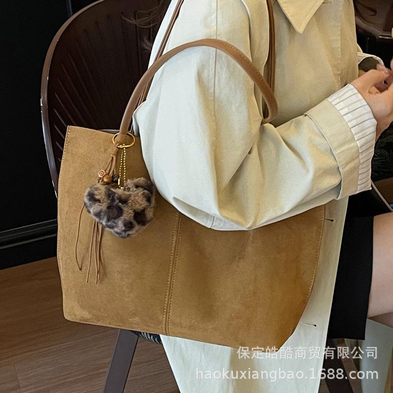 Premium Textured Bag Women's Large Capacity 2025 New Autumn and Winter Versatile Simple Retro Shoulder Bag Commuter Tote Bag