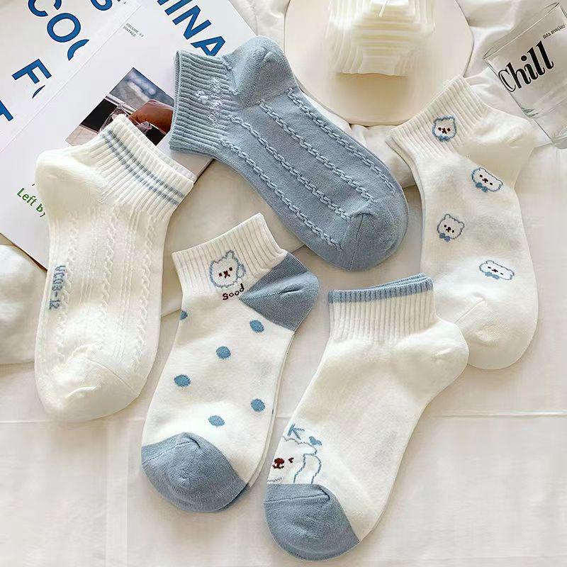 "Urocze białe skarpetki do kostki z misiem chmurką na wiosnę i lato dla kobiet"