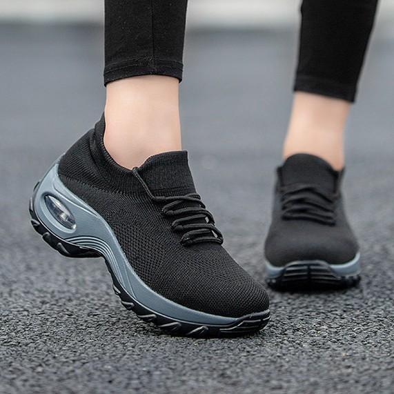 

Большие размеры женской обуви новые спортивные туфли женские летающие плетеные носки с воздушной подушкой обувь качалки повседневные кроссовки размер 42 42 черный серый