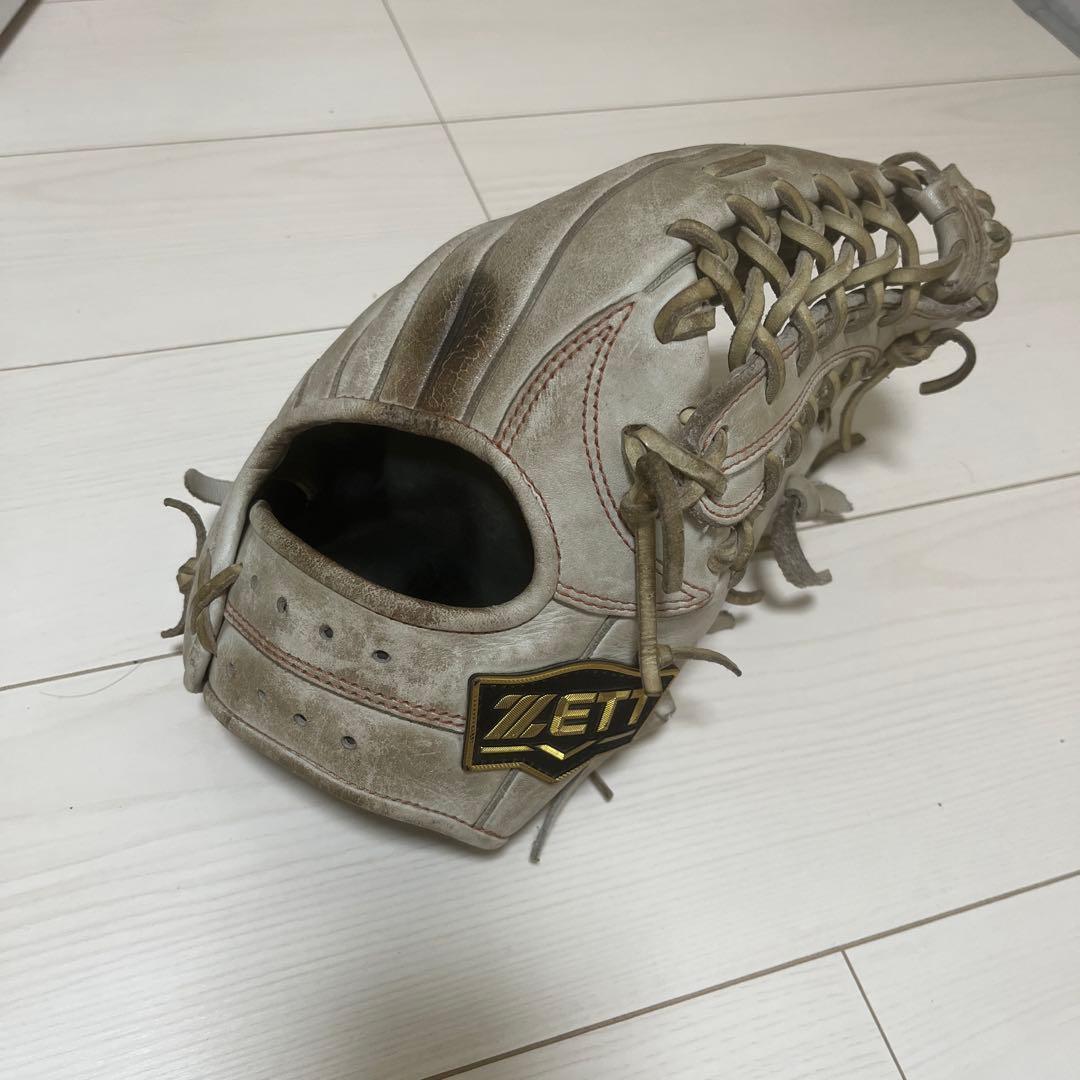 Used Z Neo Status Outfielder Gloves
