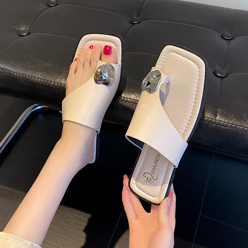 Mori retro soft-soled toe sandals women's summer 2025 new versatile flat-bottomed gentle pregnant women's simple slippers