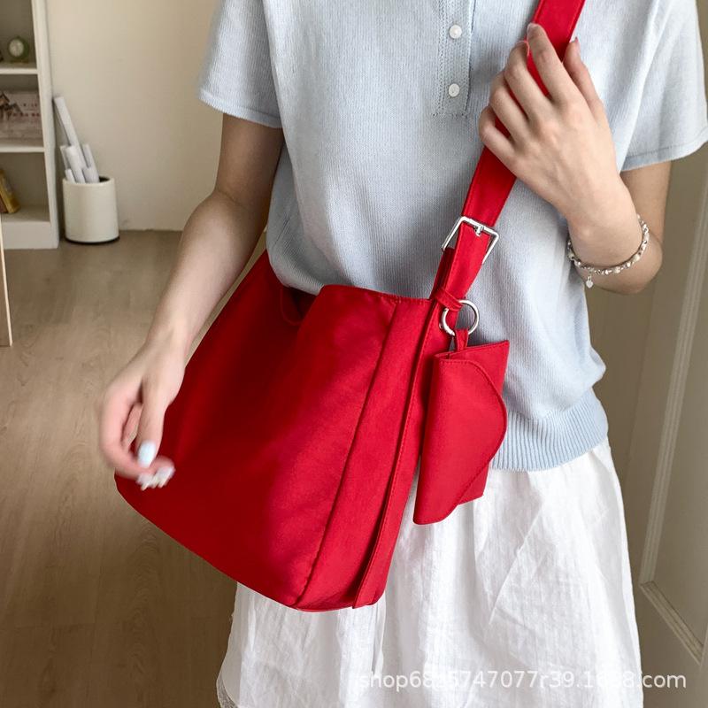 Simple Casual Canvas Bag Large Capacity Japanese and Korean Tote Bag Women's Bag 2025 New Fashionable and Lightweight Shoulder Messenger Bag