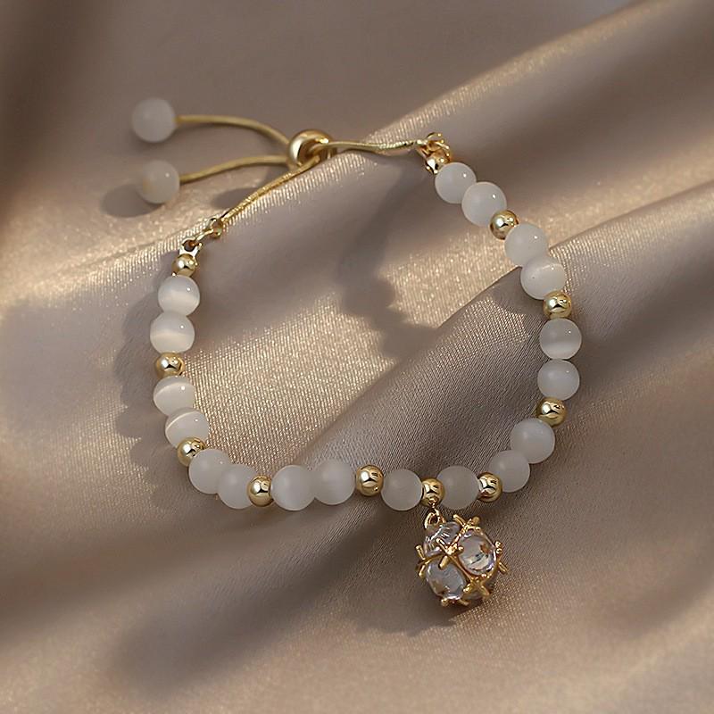 Exquisite Zirconia Star Flower Bracelet: Fashionable, Versatile, and Elegant Women's Hand Jewelry