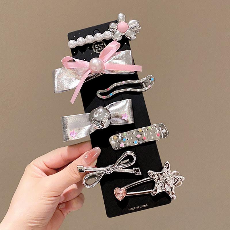 2024 Y2K Silver Leather Bow Hair Clip with Pink Heart Design