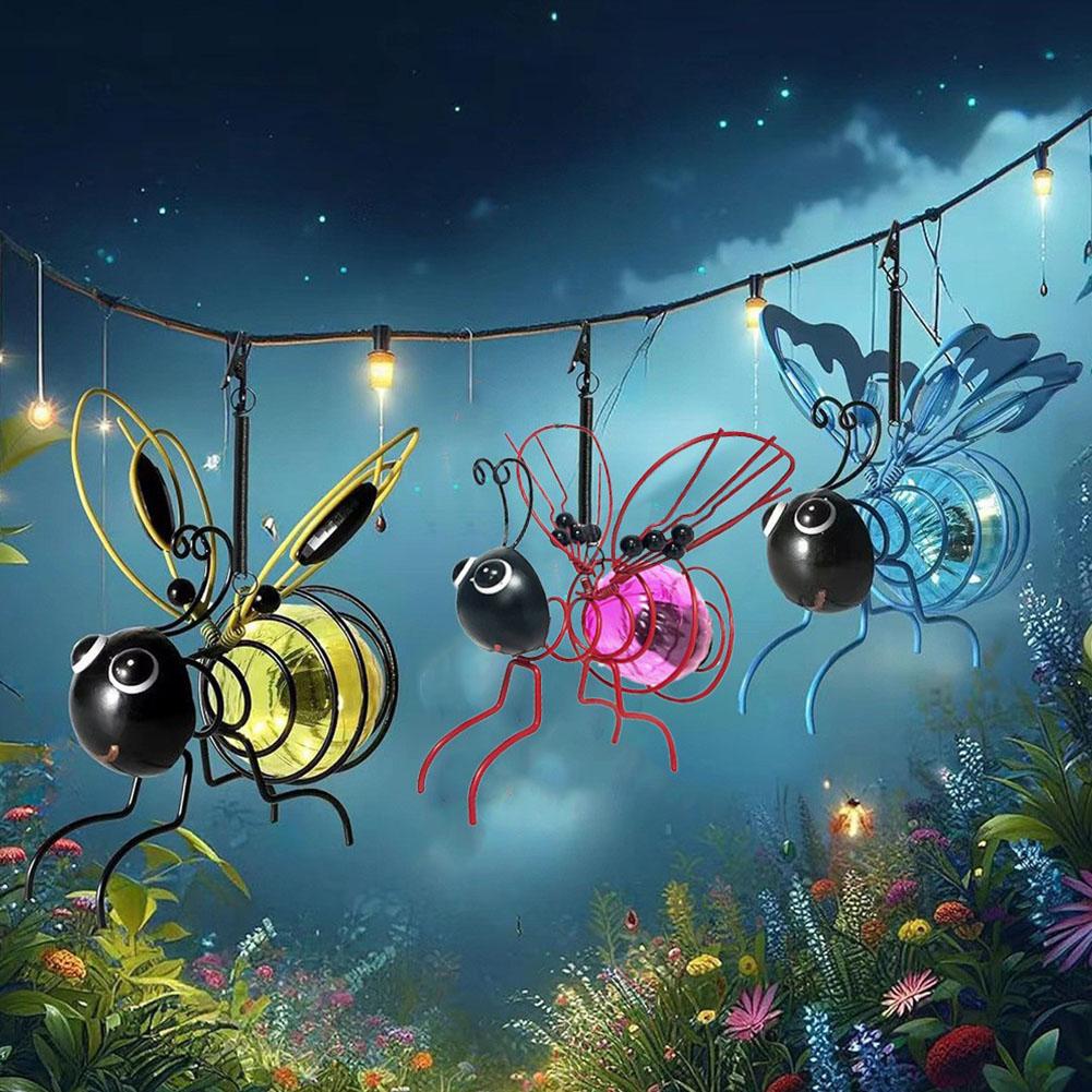 Solar-Powered Hanging Bee Garden Light Decorative Outdoor Figurine Light Metal Garden Statue Light for Patio Balcony Yard