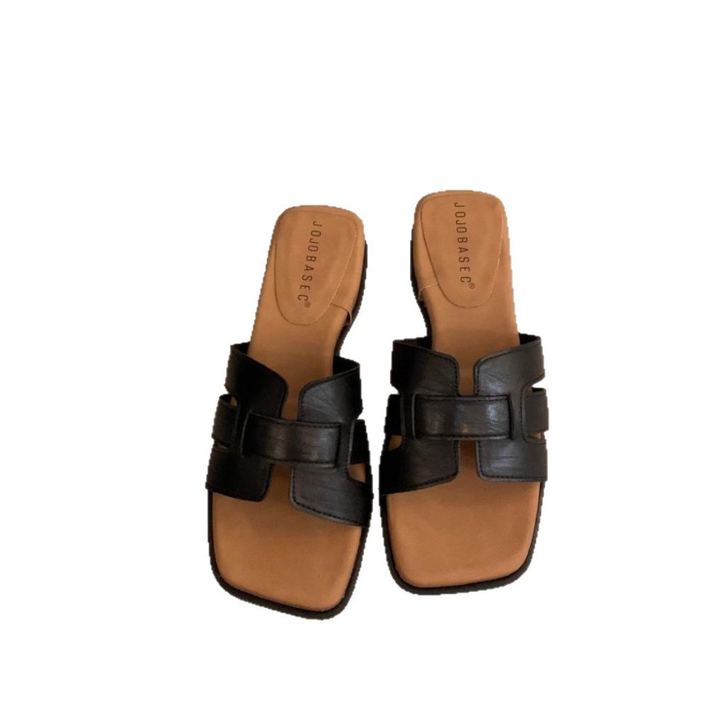 French flat bottom Internet celebrity square head versatile one-word drag girl 2025 new summer foreign style fairy woven outer wear cool slippers