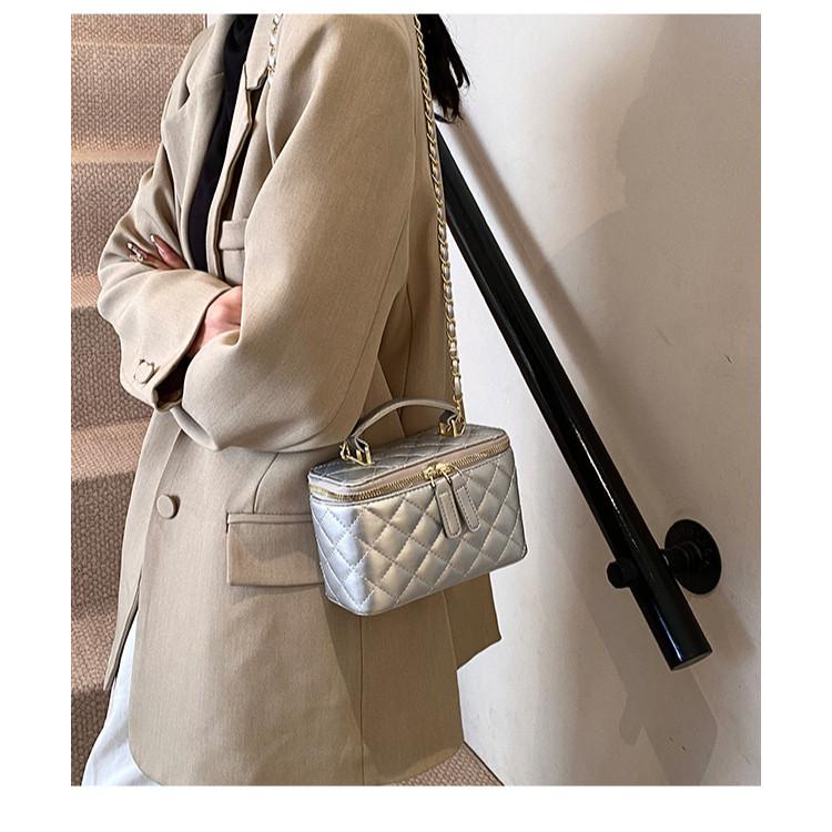 IELGY Silver Mini Bag Women's Year Summer Trendy Diamond Chain Handbag Commuter Shoulder Messenger Bucket Bag