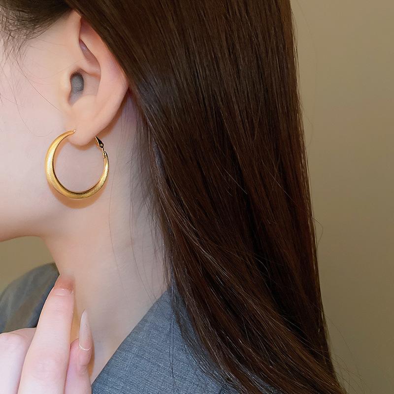 Fashion Matte Brushed Hoop Earrings for Women Retro Geometric Metal Circle Earrings Party Wedding Fashion Jewelry Accessories