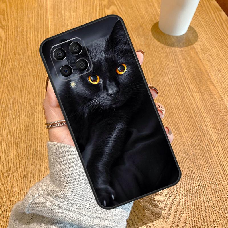 Black Cat Staring Eye For Samsung Galaxy M32 M52 M13 M33 M53 M56 M36 M16 M31 M11 M12 M35 M55 M15 M14 M54 M06 Case