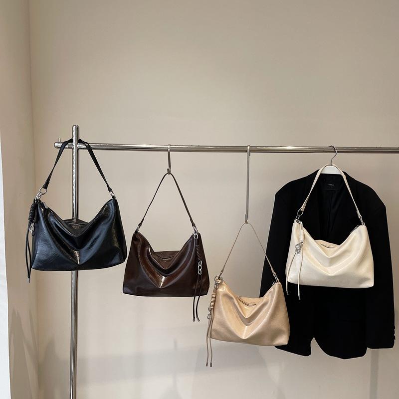 Trendy fashion texture solid color armpit bag women's new spring and summer shoulder bag casual simple messenger bag