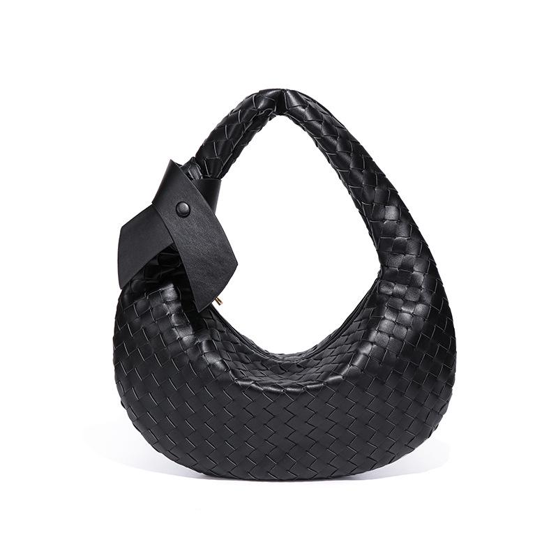 Large Capacity Woven Shoulder Bag - Trendy Crescent Dumpling Handbag, Underarm Style.