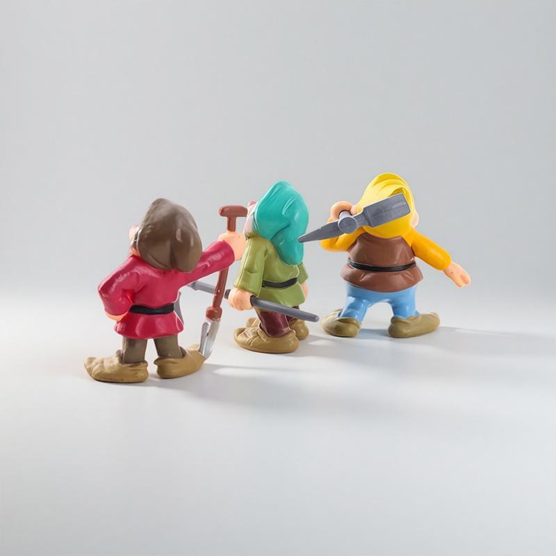 Snow White and the Seven Dwarfs Action Figures Set Collectible PVC Toys for Kids Fans Party Favors Birthday Gifts Decor