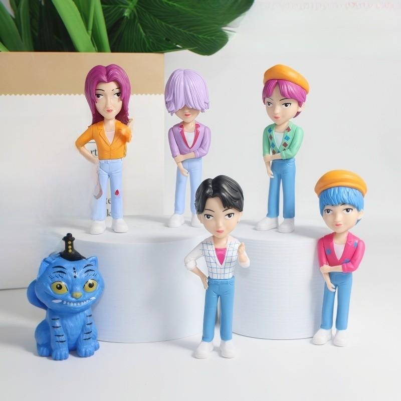 Hunter Witch Girl Group Pvc Figurine With Collectible Design For Fans And Decor