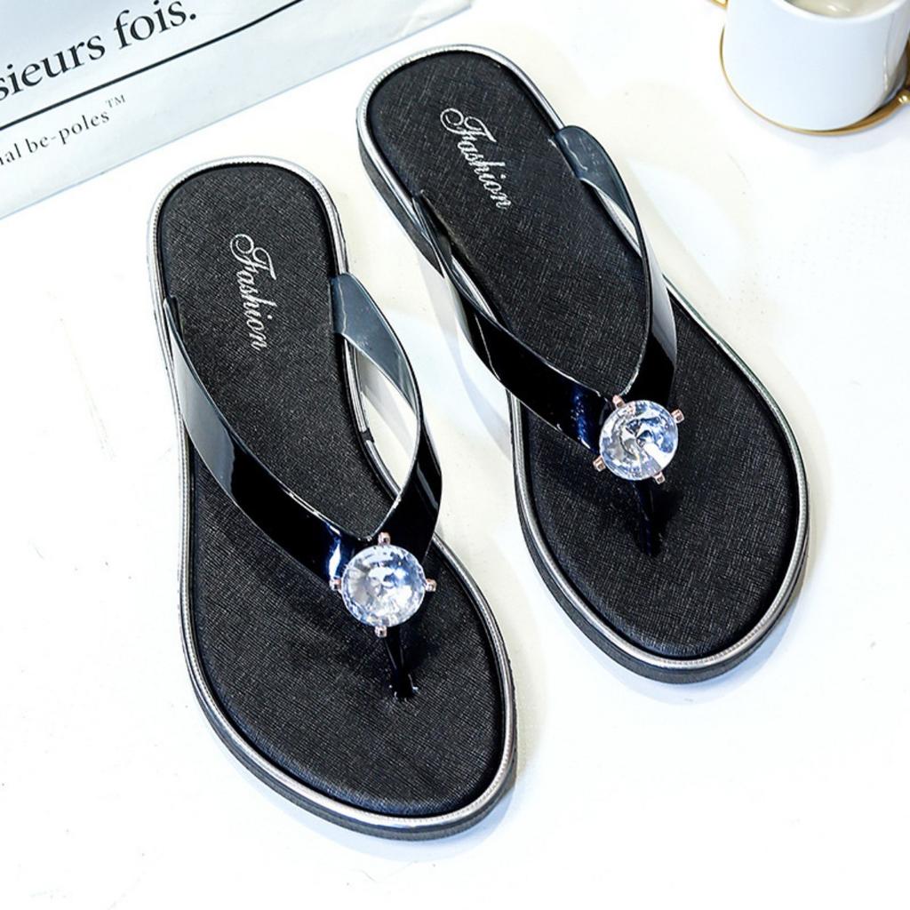 New Fashionable and Versatile Women's Flip Flops with A High-end Temperament, French Style Sandals, Beach Flat Slippers