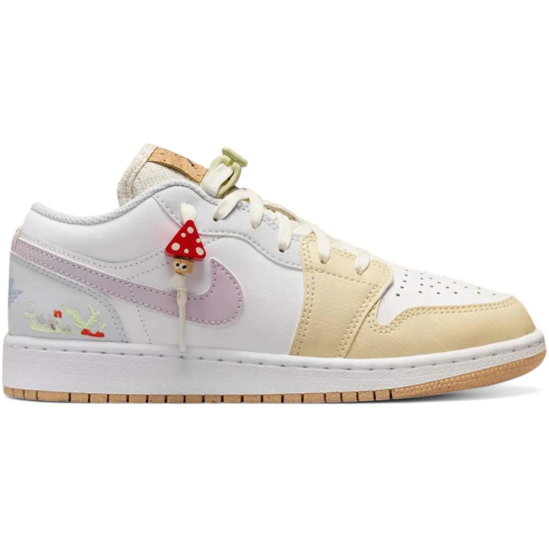 

Sneaker Jordan 1 Low Mushroom (GS)(IB8861-151) 38