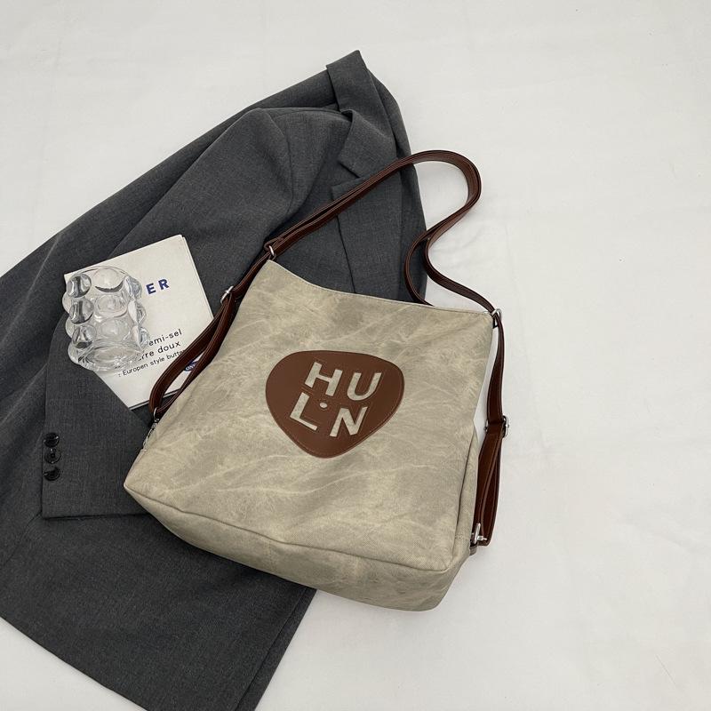 Dámská crossbody taška 2025 podzim a zima nová módní batoh s velkou kapacitou studentská dojížděcí ramenní tote taška