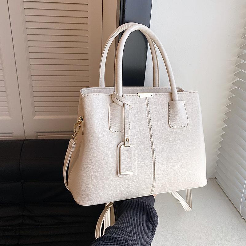 Large Capacity and Elegant Carrying Bag for Women's Commuting Tote Bag for Office Workers Carrying Large Bags