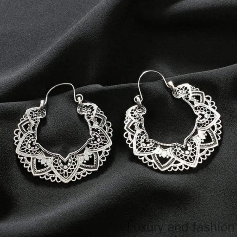 Vintage Antique Silver Color Carving Drop Earrings for Women Ethnic Piercing Hoop Earrings Party Jewelry New Trend Gifts