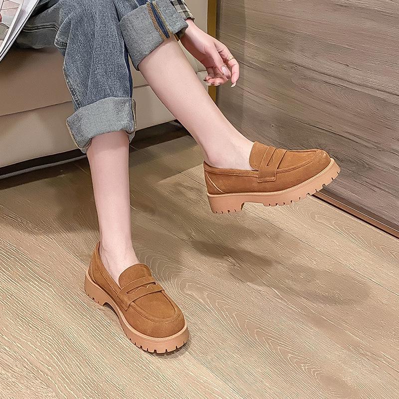 Mocassins rétro pour femmes style britannique 2024: Confortable, Décontracté en Cuir Givré avec Talons et Semelles Épais, Parfait pour le Printemps et l'Automne.