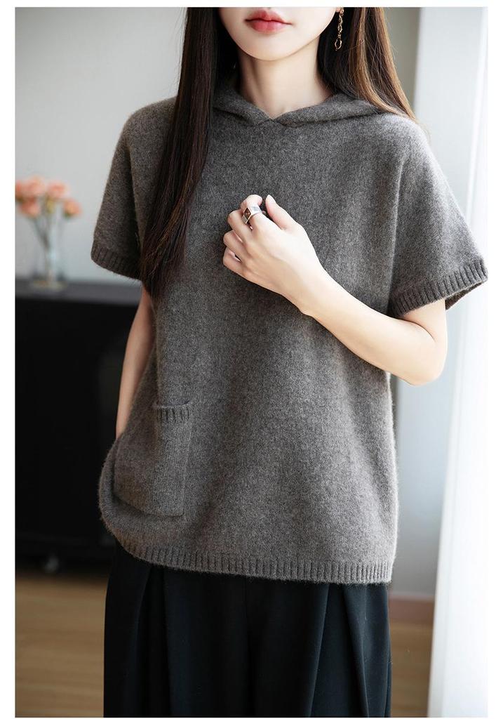 Early Autumn Women's Hooded Vest: 100% Pure Wool, Seven-Stitch, Short Sleeve, Pocket Design, Layering Sweater