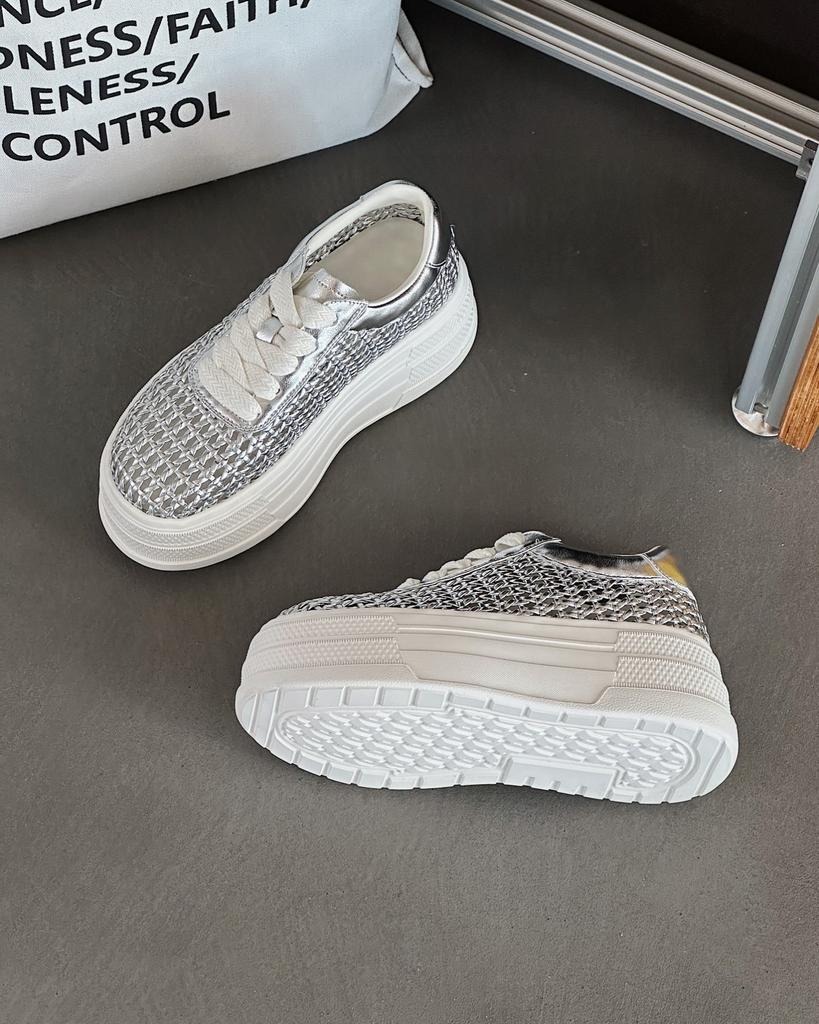 Korean version of thick-soled hollow fashion casual shoes women's 2025 summer new woven mesh white shoes versatile muffin shoes