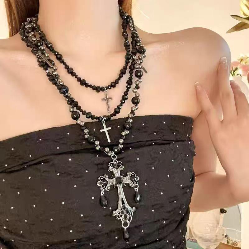 Black punk style diamond-encrusted cross multi-layer beaded collarbone chain fashionable European and American temperament luxury high-end necklace
