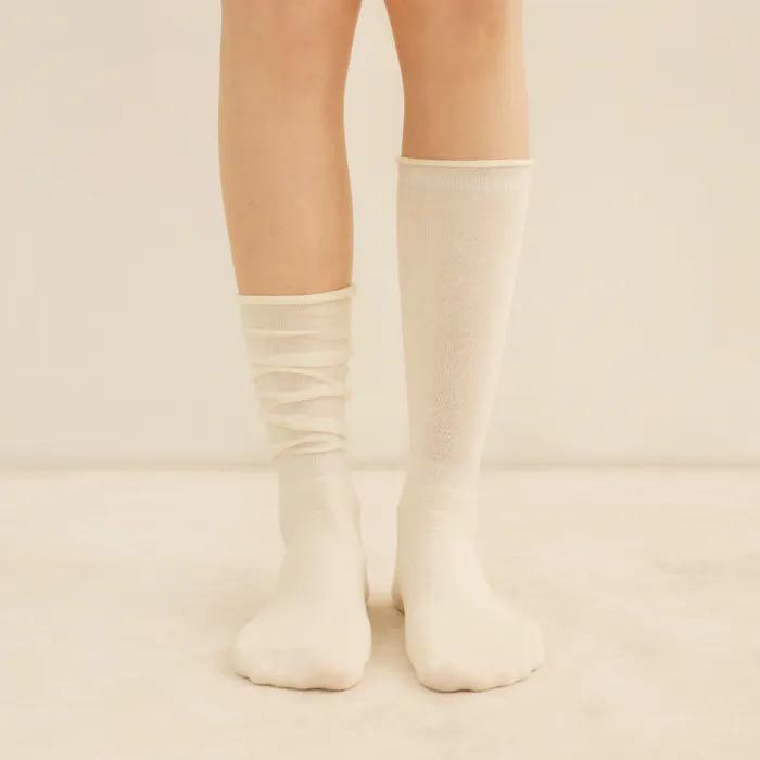 Loose Rolled-up Knee Socks