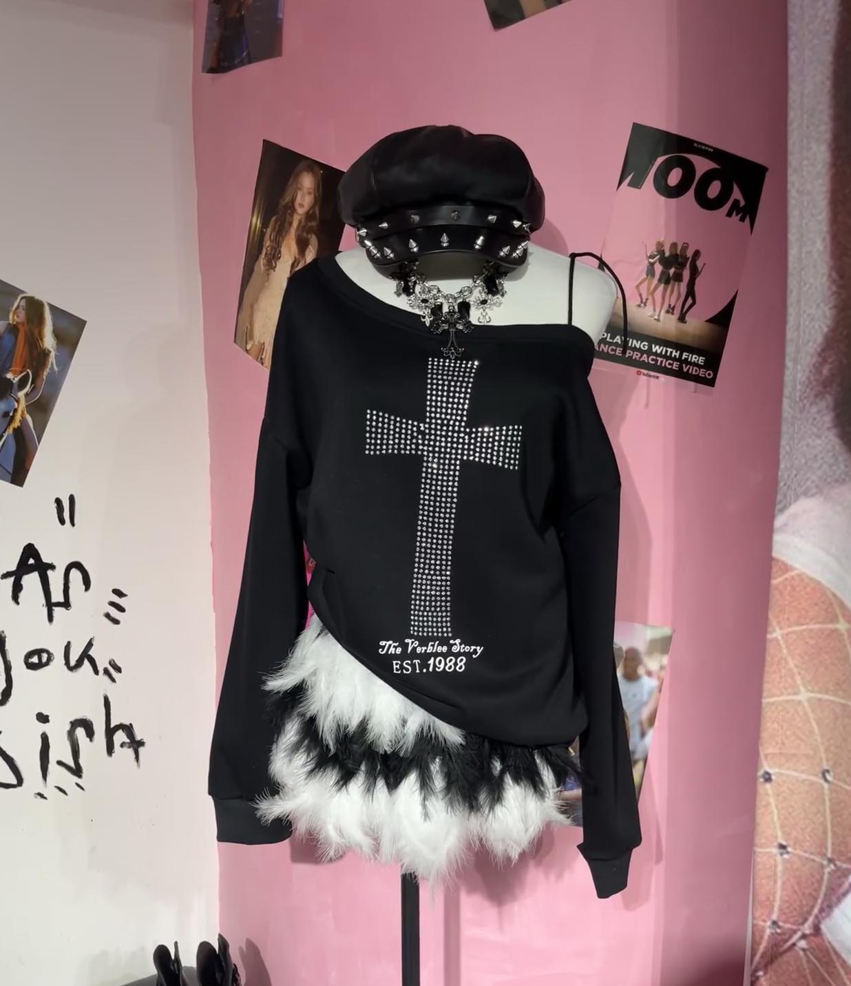 

2000s American Vintage Gothic Black Women T-shirts Punk Style Graphic Grunge Tshirts Harajuku Y2k Long Sleeve Tops Streetwear S