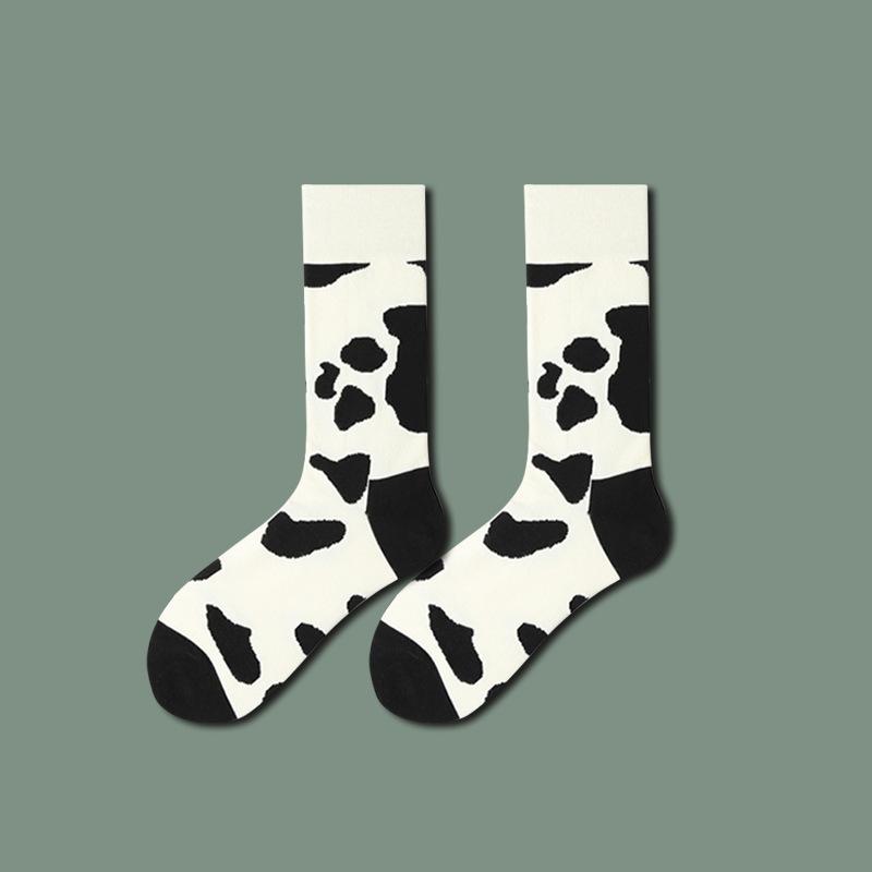 

Classic Black And White Cow Pattern Women S Socks Cute Student Harajuku Versatile Trend Skateboard Mid-Tube Cotton Socks One size fits all