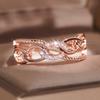 Shining and Unique Creative Chain Interlocking Design, Exquisite and Elegant Micro-inlaid Synthetic Zircon Women's Ring Suitable for Weddings and