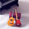 Mini Guitarra Miniatura para 1:6 1:12 Instrumentos Musicais para Casa de Bonecas Adereços de Foto Modelo de Casa de Bonecas Decorações para Casa para Crianças