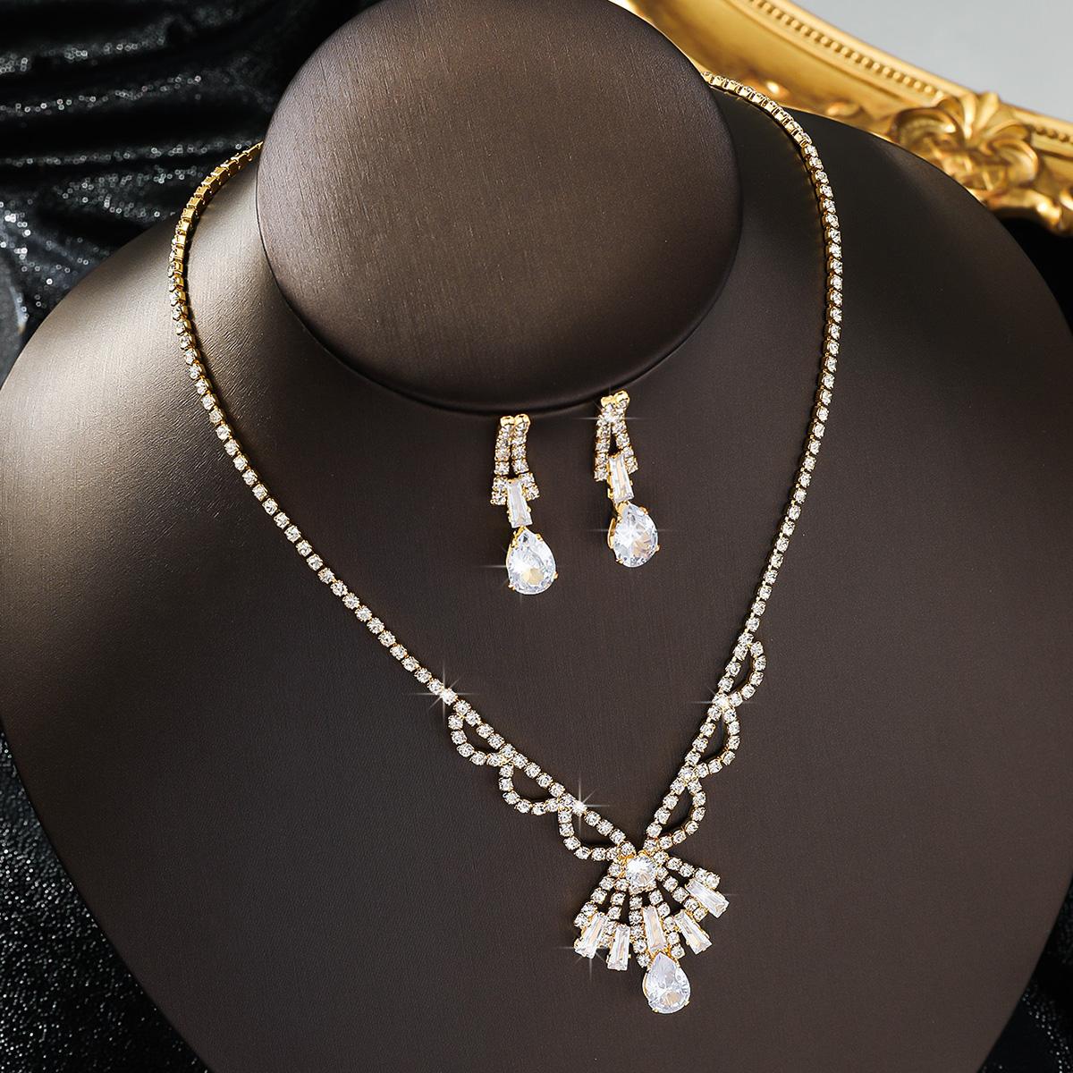 

3PC Женская мода медная инкрустированная бриллиантами цепь ожерелье серьги комплект ювелирных изделий подходит для свадьбы, вечеринки, фестиваля подарки