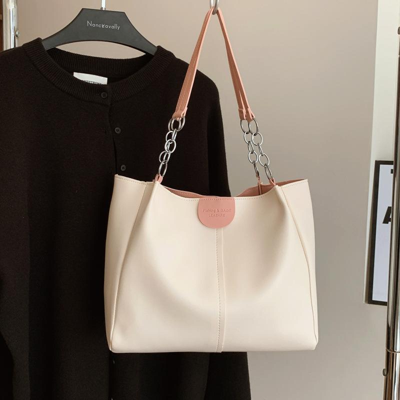 

Class bag women s large-capacity 2025 new autumn and winter popular versatile shoulder bag college student commuter tote bag розовый