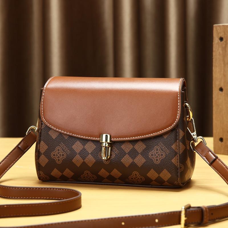 Bag women's new shoulder messenger bag autumn and winter advanced sense commuting light leisure small square bag women