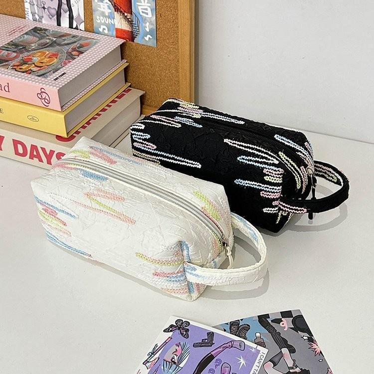 Stylish And Spacious Summer Checkered Makeup Bag Cute Portable Travel Handbag