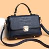 Women's fashion autumn and winter simple crocodile pattern large capacity shoulder messenger bag, light small square bag