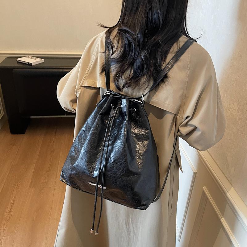 Premium Textured Bag Women's New Backpack Fashion Versatile Shoulder Bag Large Capacity Commuter Bucket Bag