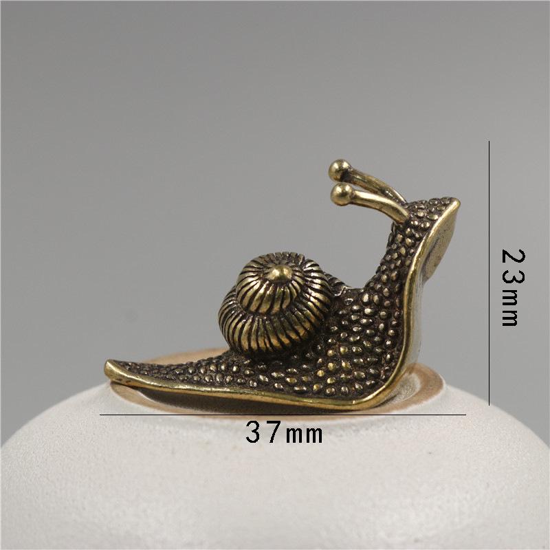 Pure Copper Snail Ornament: Creative Tea Pet & Pen Holder Handicraft