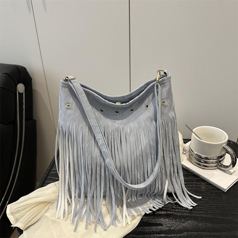 Tassel Bag Fashionable Large Capacity Shoulder Bag Popular New Niche Messenger Bag Women