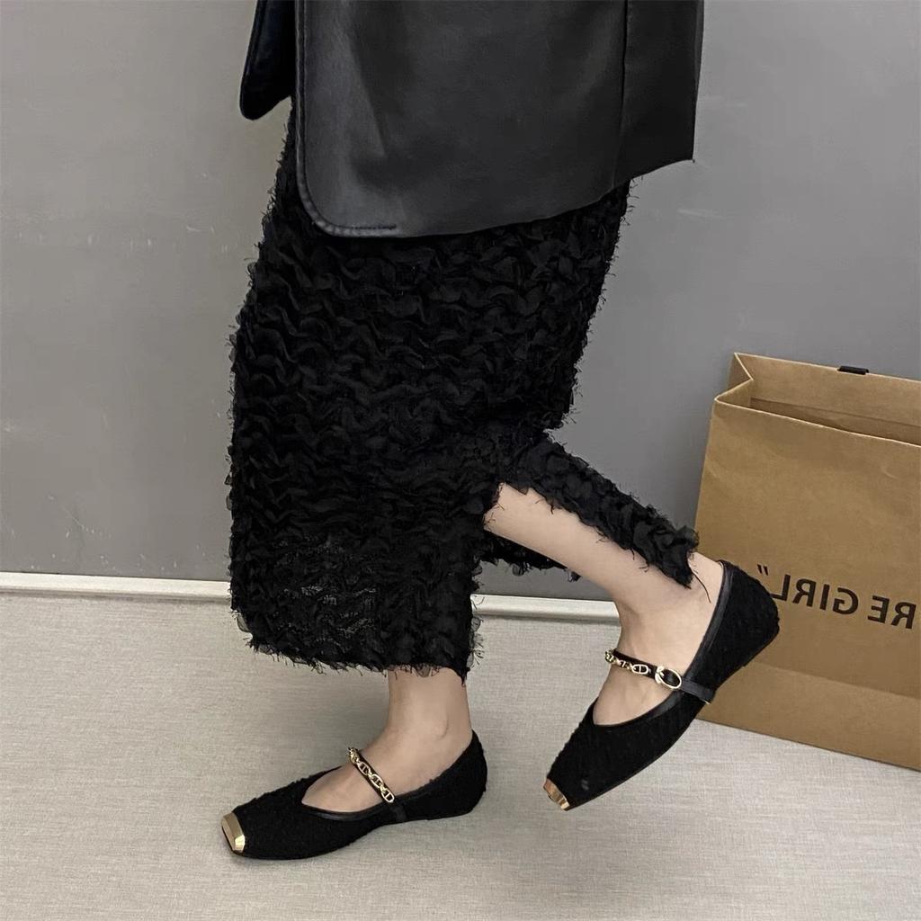 Chain Mary Jane shoes women's shoes 2025 autumn and winter new square head word with shallow mouth flat bottom with skirt single shoes